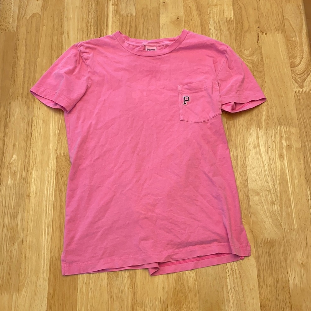 Women’s pink t shirt